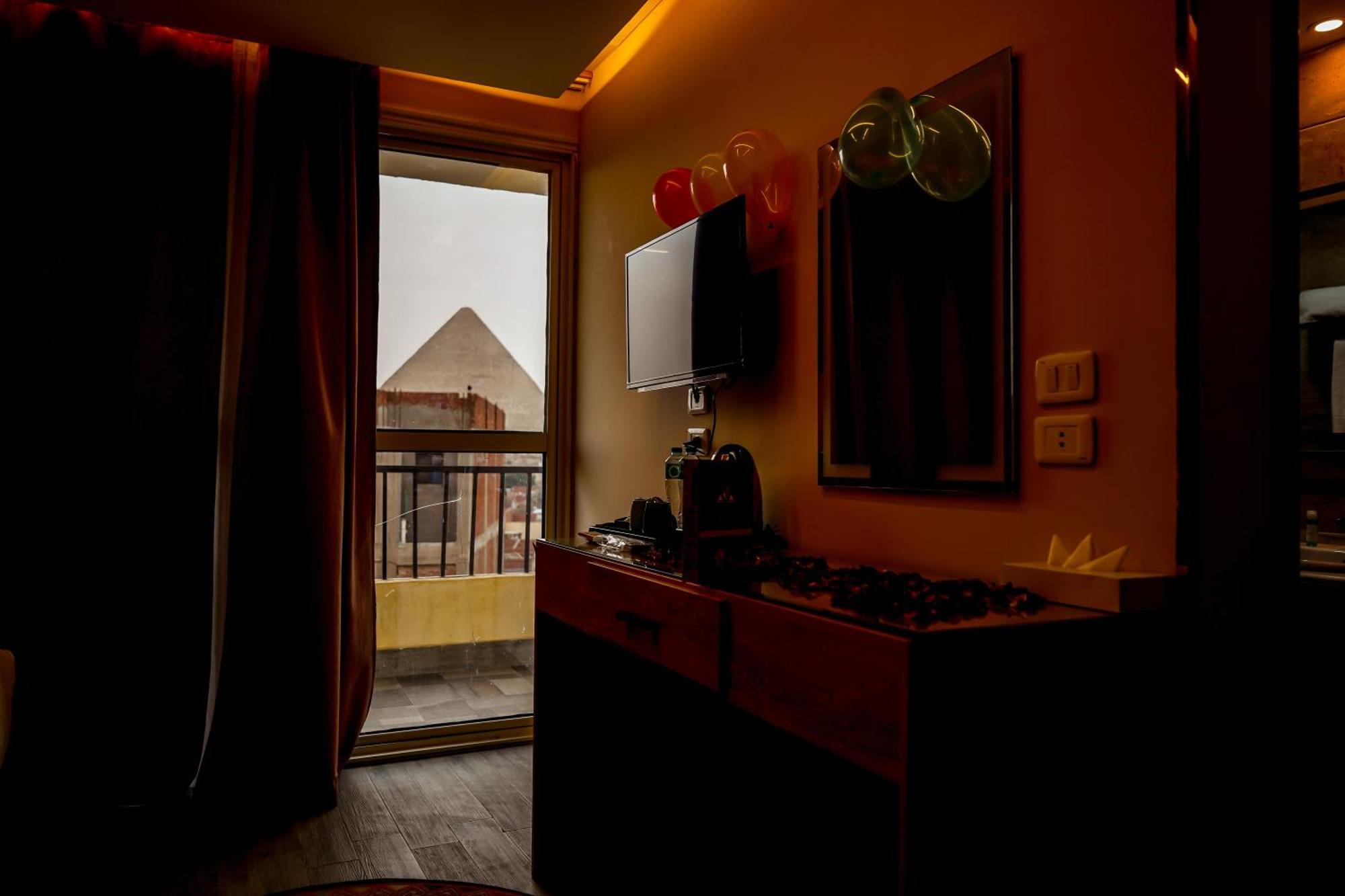 Pyramids Hotel Kafrat al Jabal Exterior photo